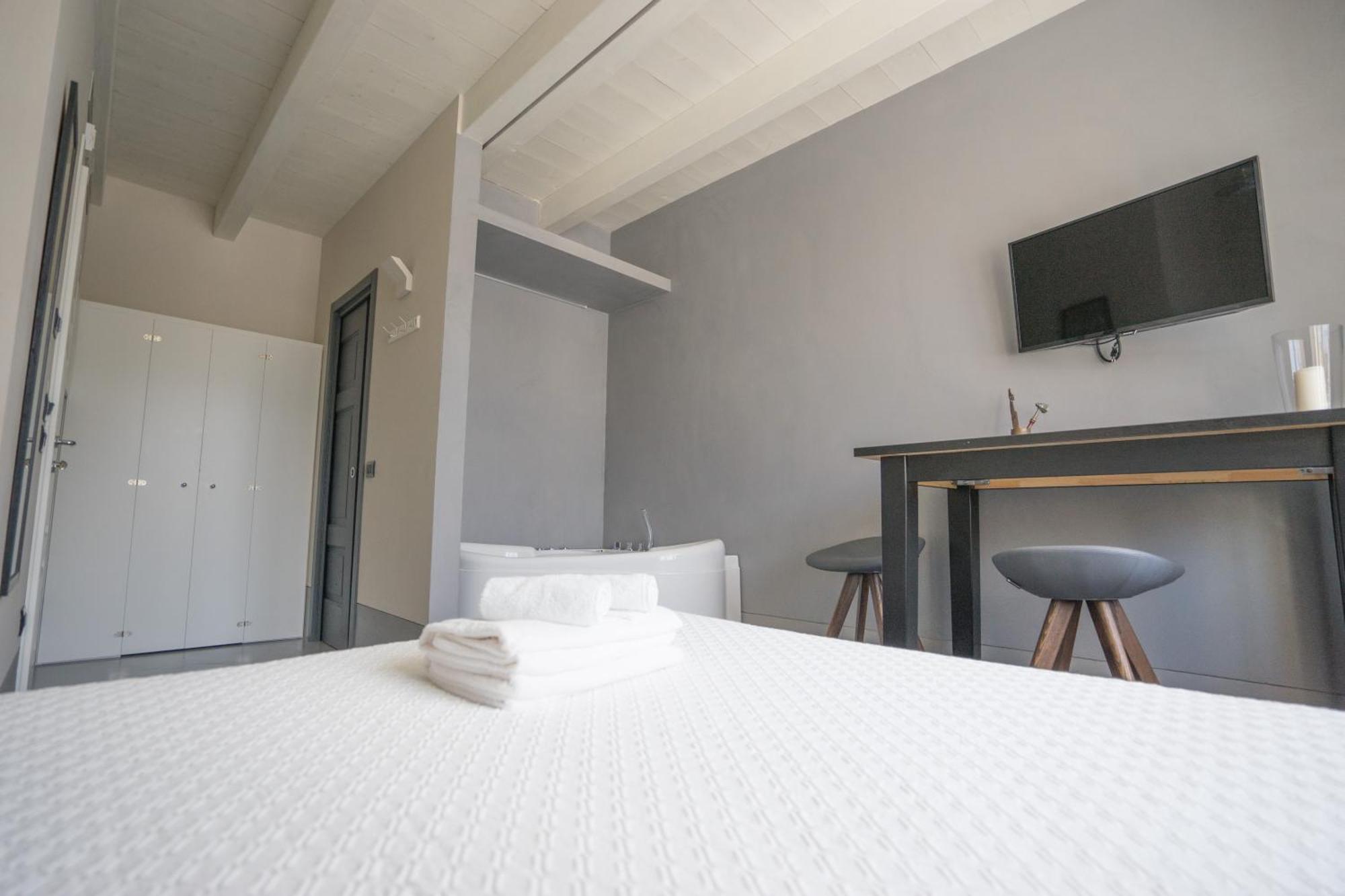 Cabanon Urban Apartments Peschiera del Garda Exterior photo
