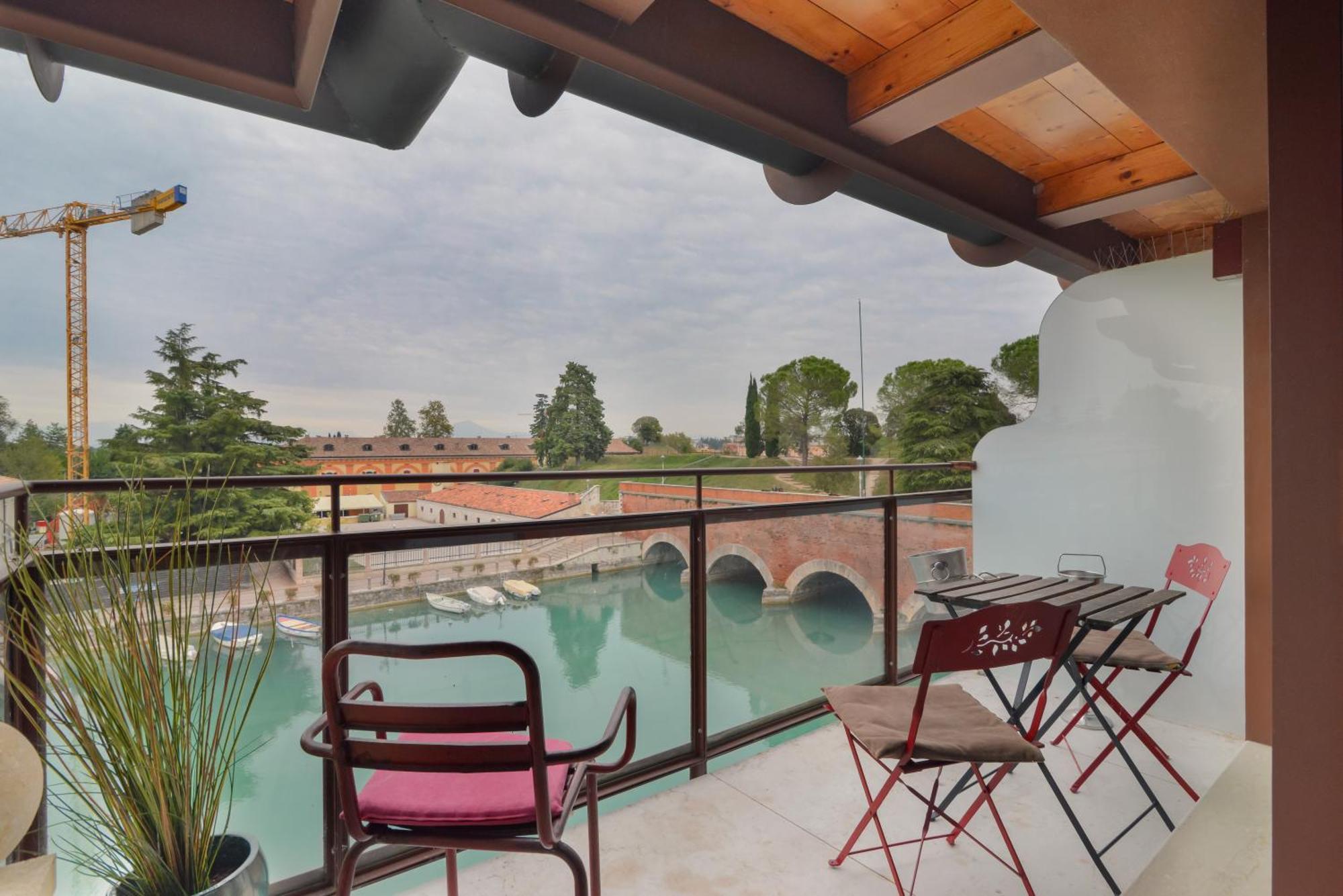 Cabanon Urban Apartments Peschiera del Garda Exterior photo