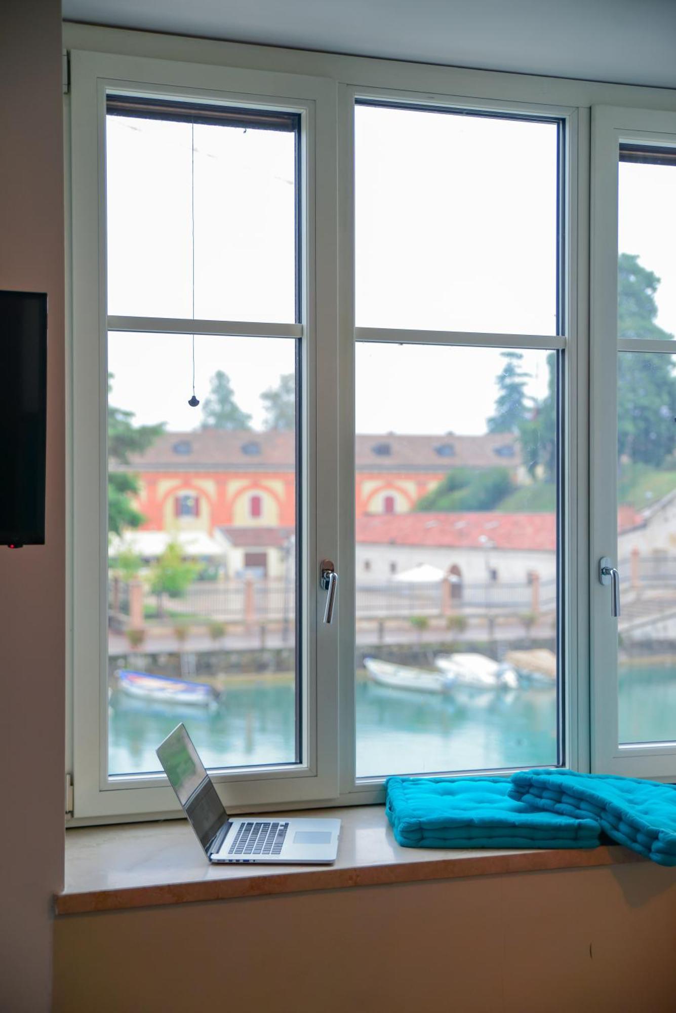 Cabanon Urban Apartments Peschiera del Garda Exterior photo